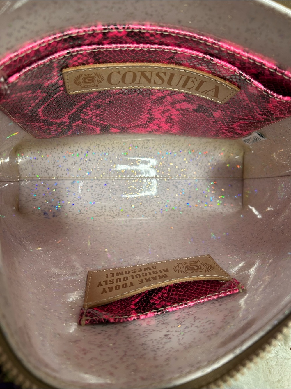 Consuela Ale Downtown Crossbody and Ale Pouch - Picture 11 of 14